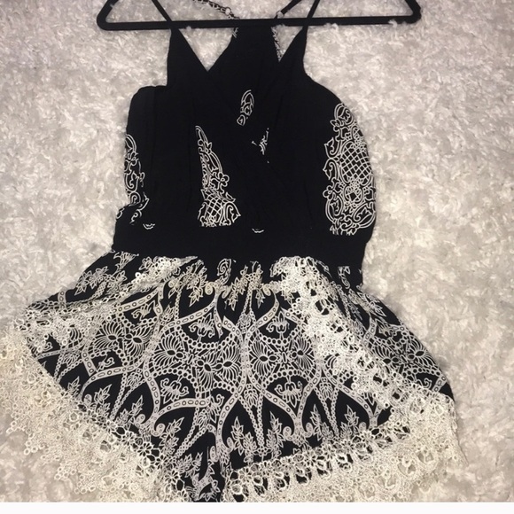 Lucylove plunged romper - Picture 2 of 4